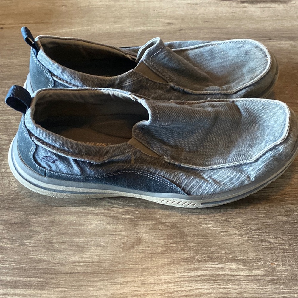 Skechers relaxed fit slip on shoes size 11